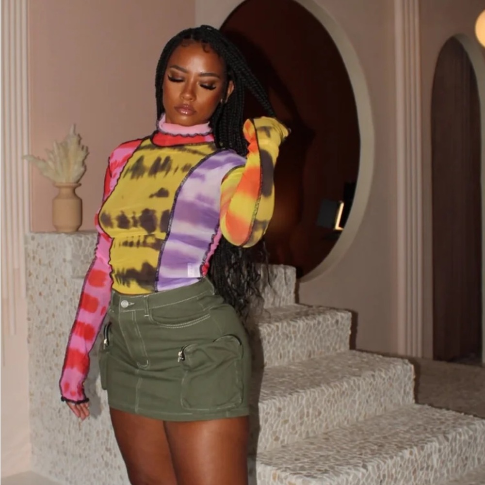 Mesh Multicolor Top with Mock Neck